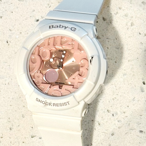 CASIO Women's 'Baby-G' Pink/ White Quartz Watch - Picture 2 of 7